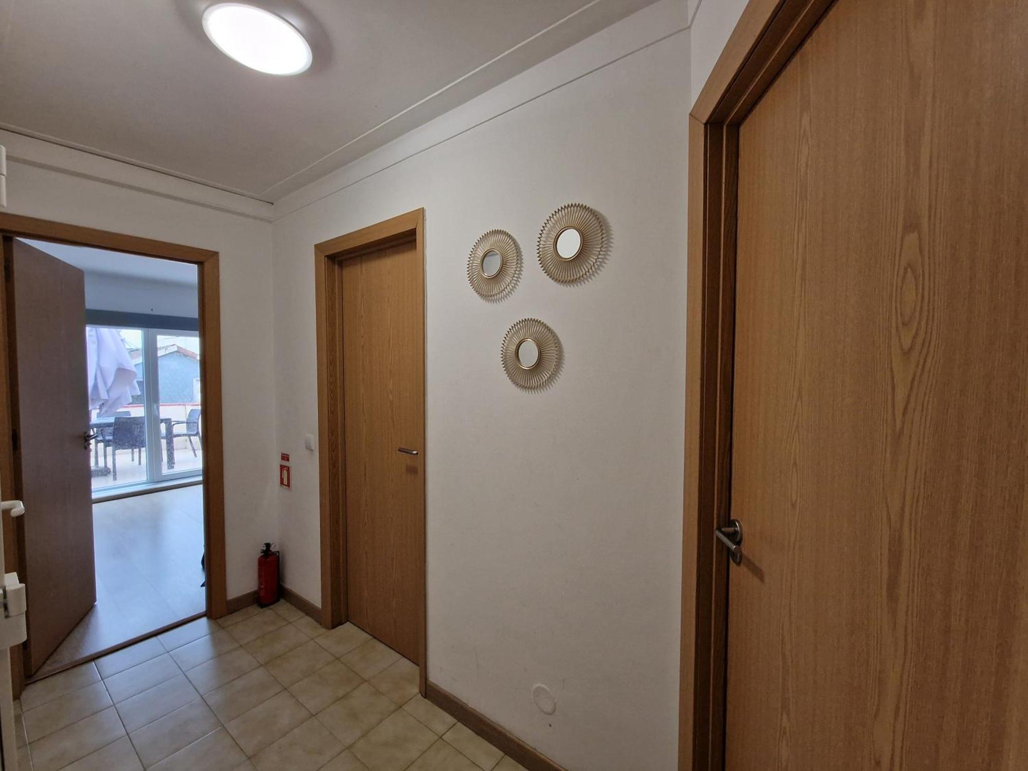 Apartment Pretty Flat With Terrace, Air Cond, Free Parking, By With Lda *