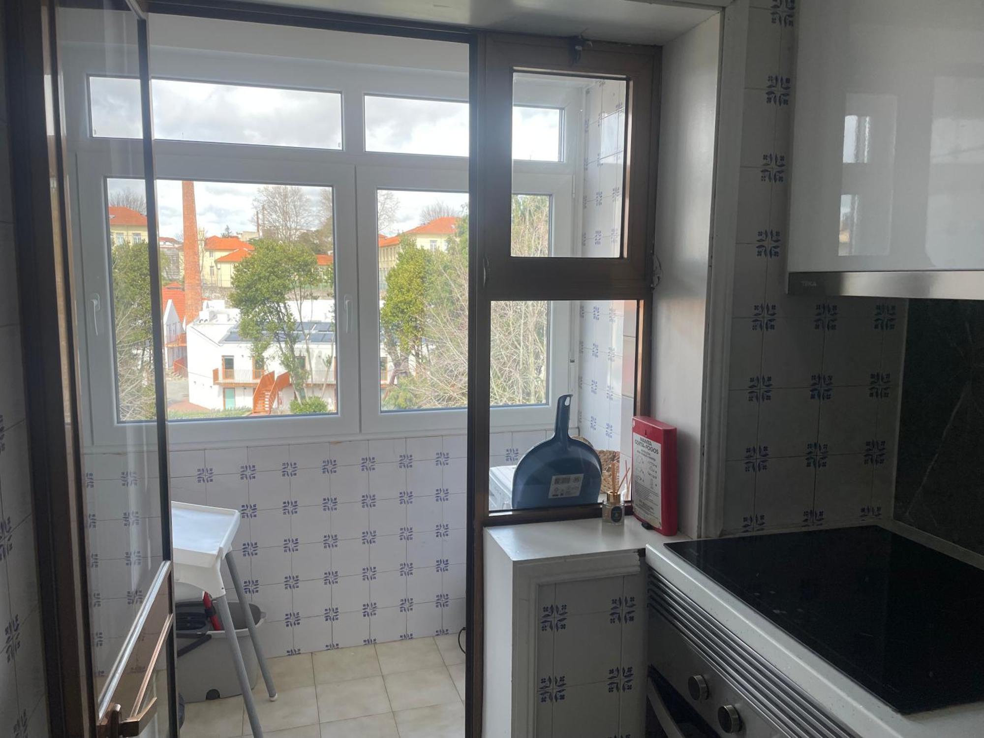 Pretty Flat With Terrace, Air Cond, Free Parking, By With Lda