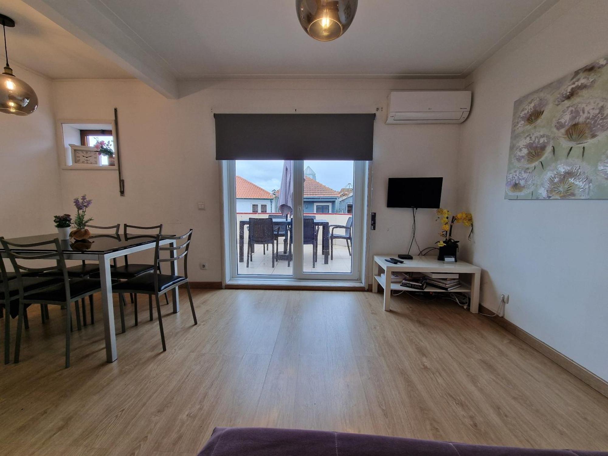 Pretty Flat With Terrace, Air Cond, Free Parking, By With Lda *