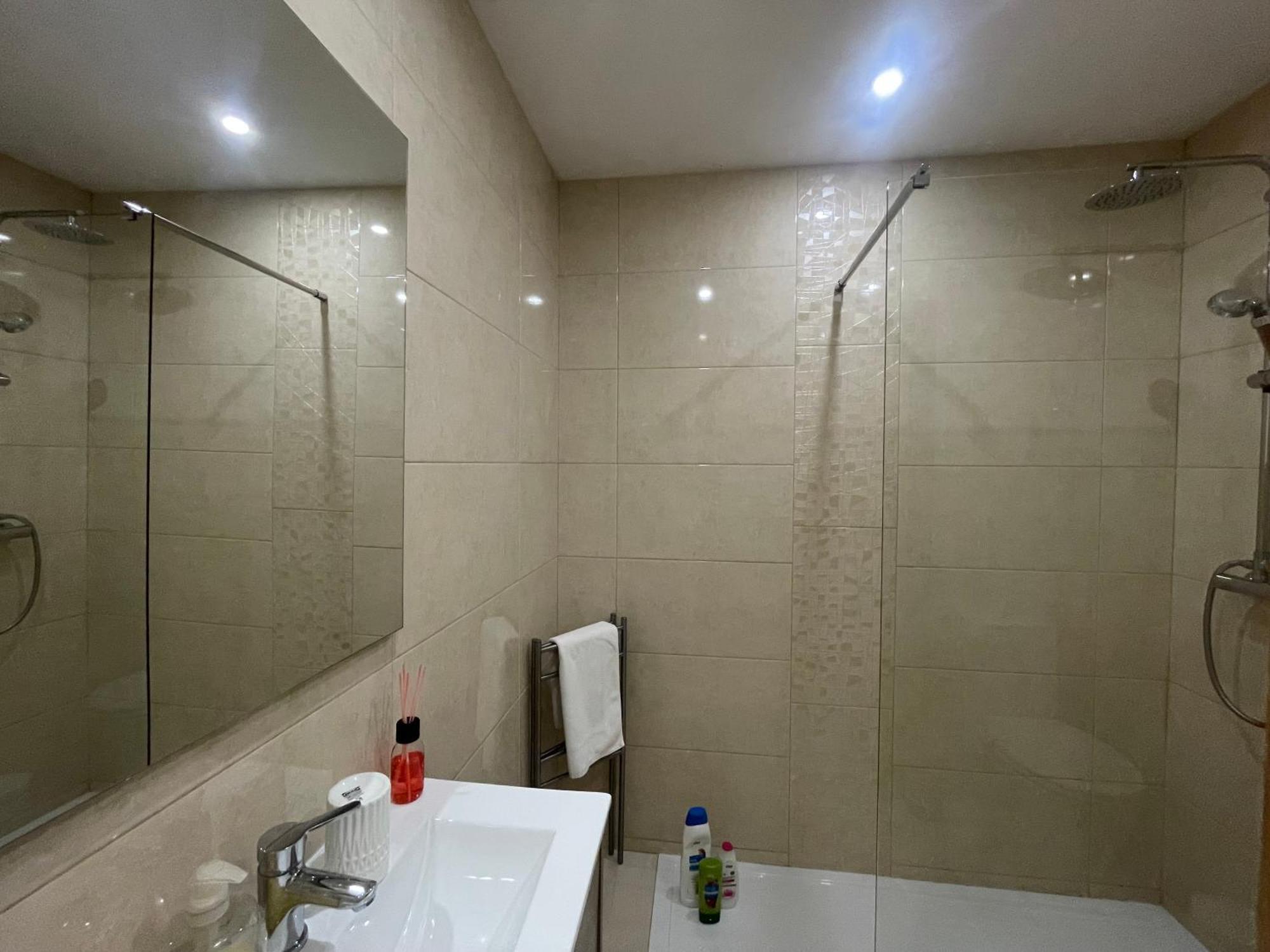 Cozy With Terrace, Air Cond, Free Parking, By With Lda Appartement