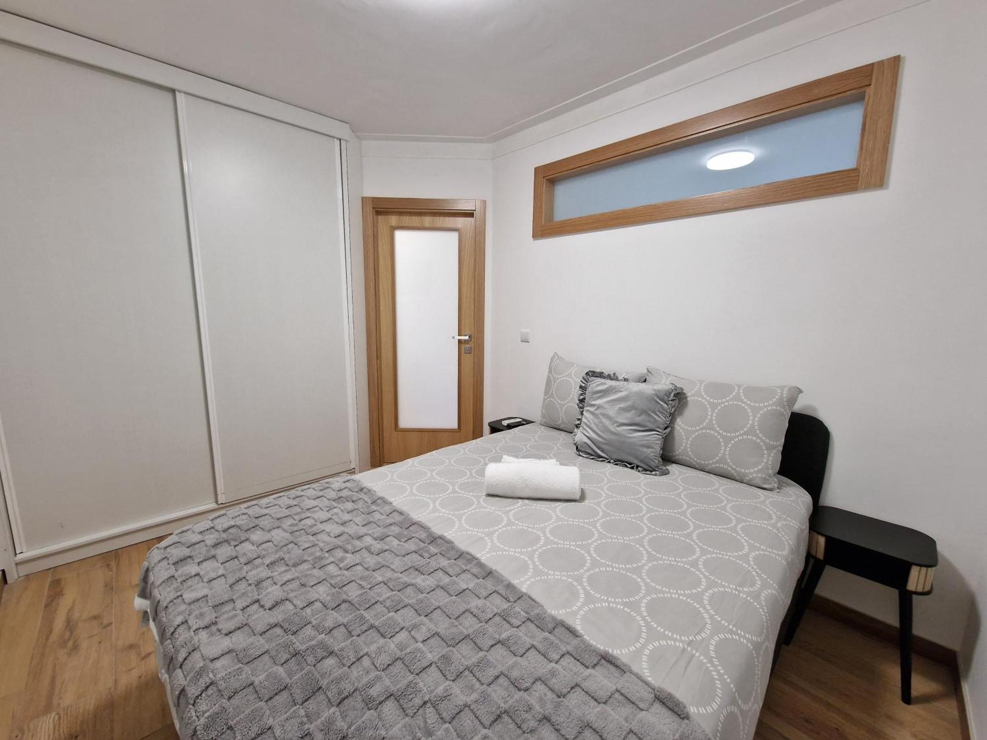 Cozy With Terrace, Air Cond, Free Parking, By With Lda Appartement Porto