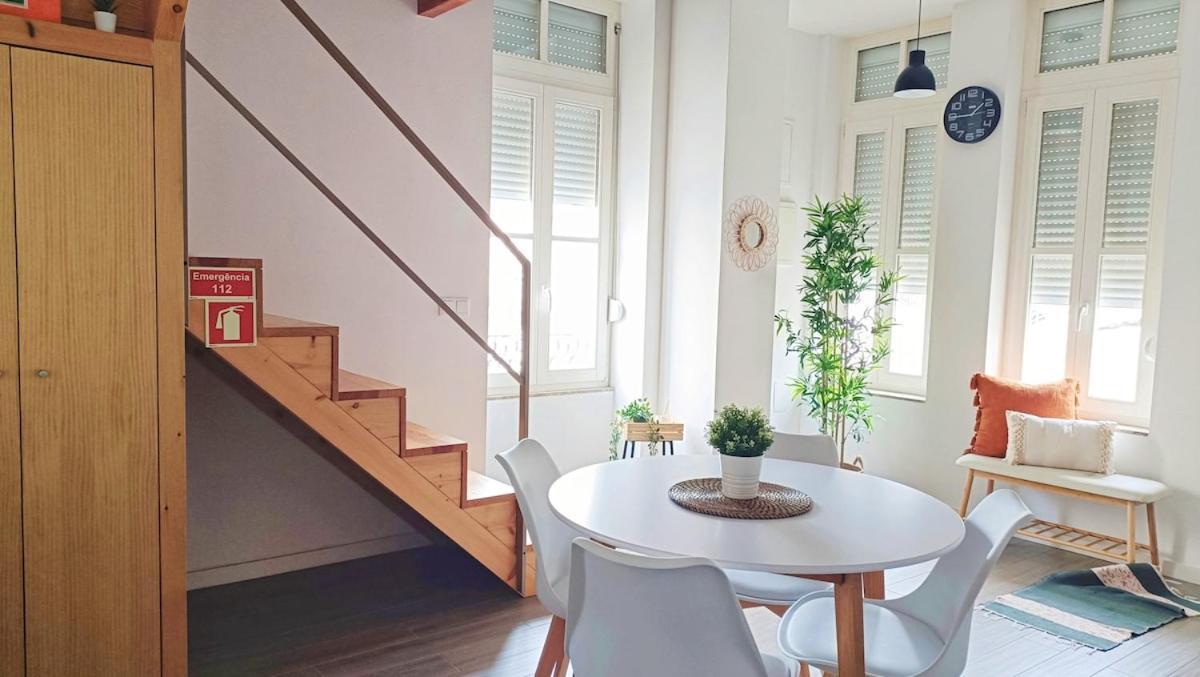 Mezzanine With Courtyard In *