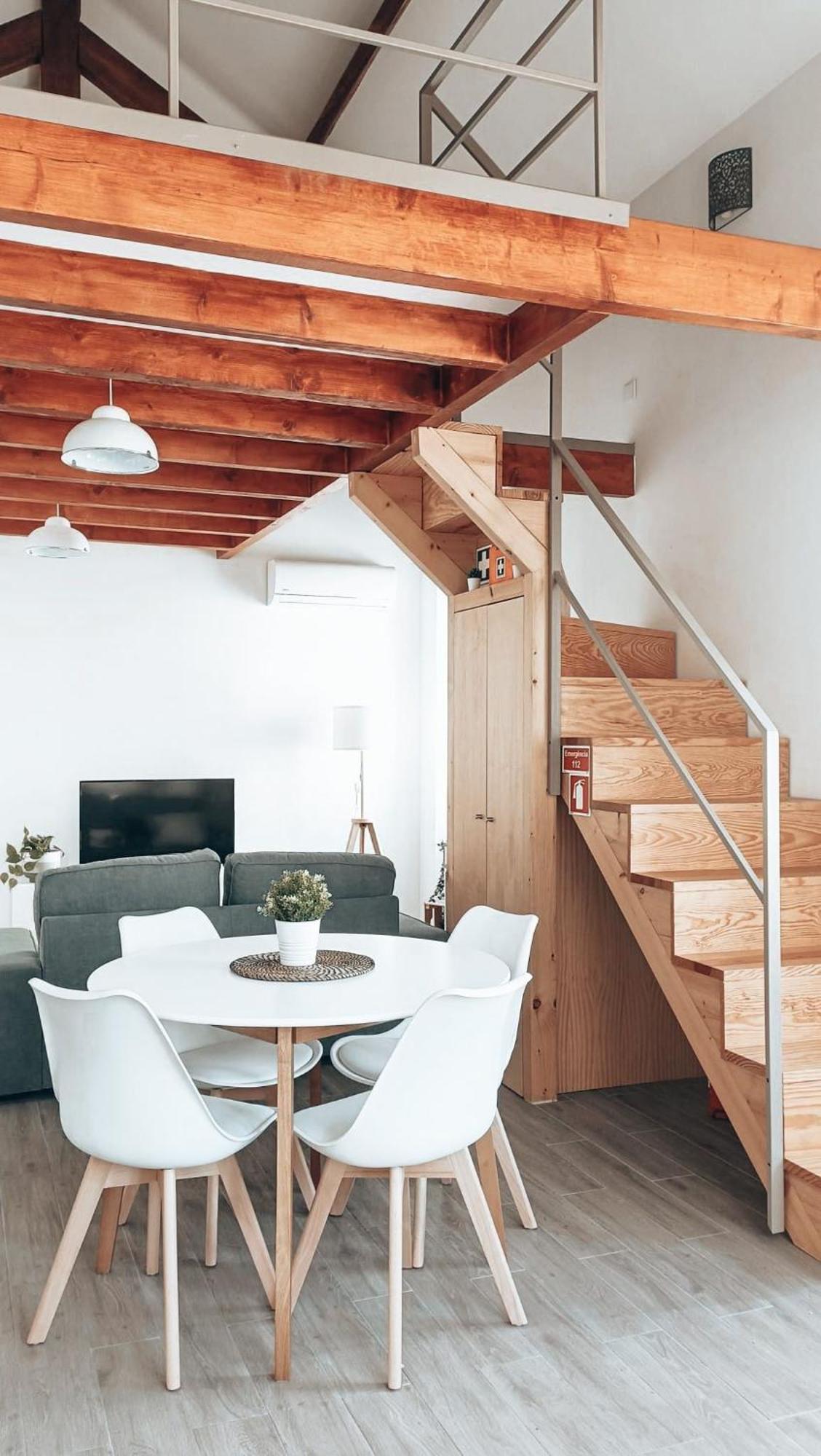 Mezzanine With Courtyard In *