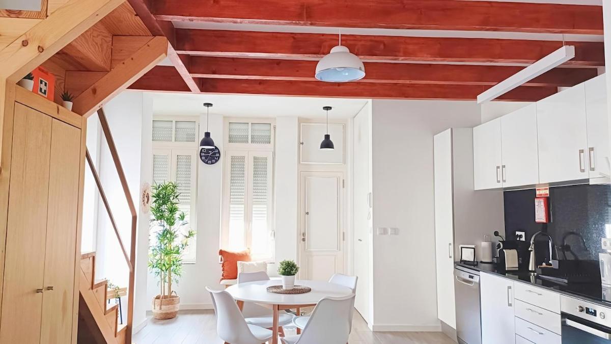 Apartment Mezzanine With Courtyard In *