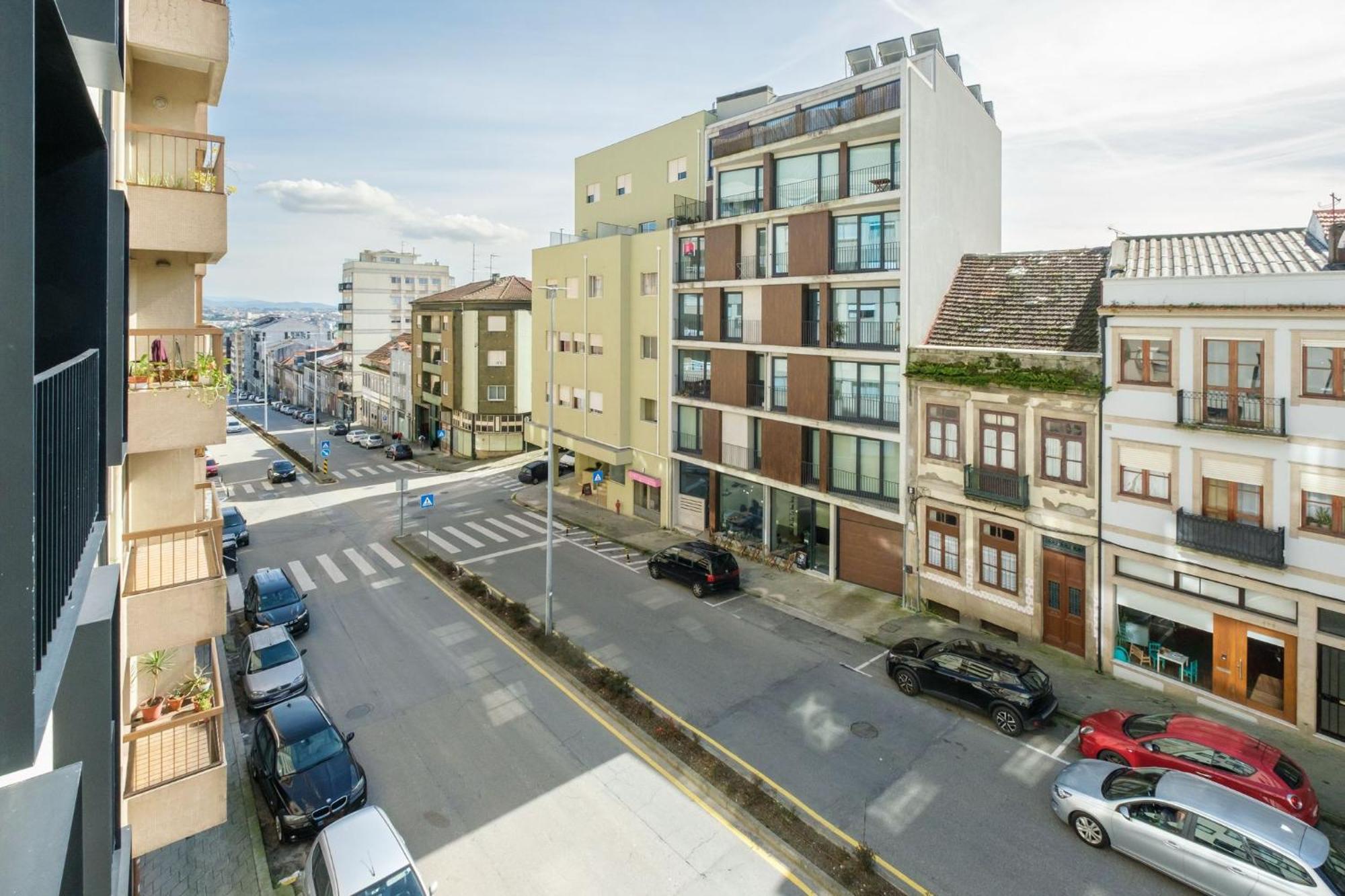 Wonderfull Campanha Train Station With Parking * Porto