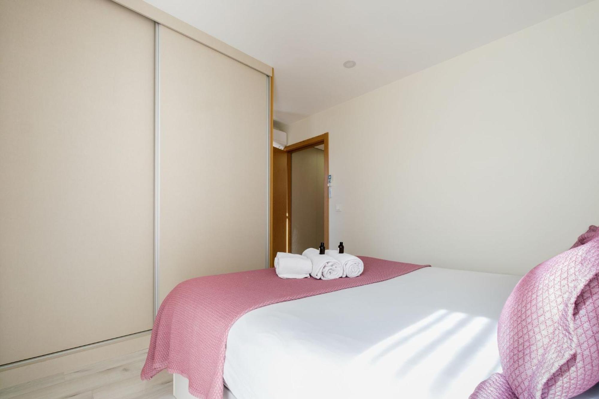 Wonderfull Campanha Train Station With Parking Apartment *