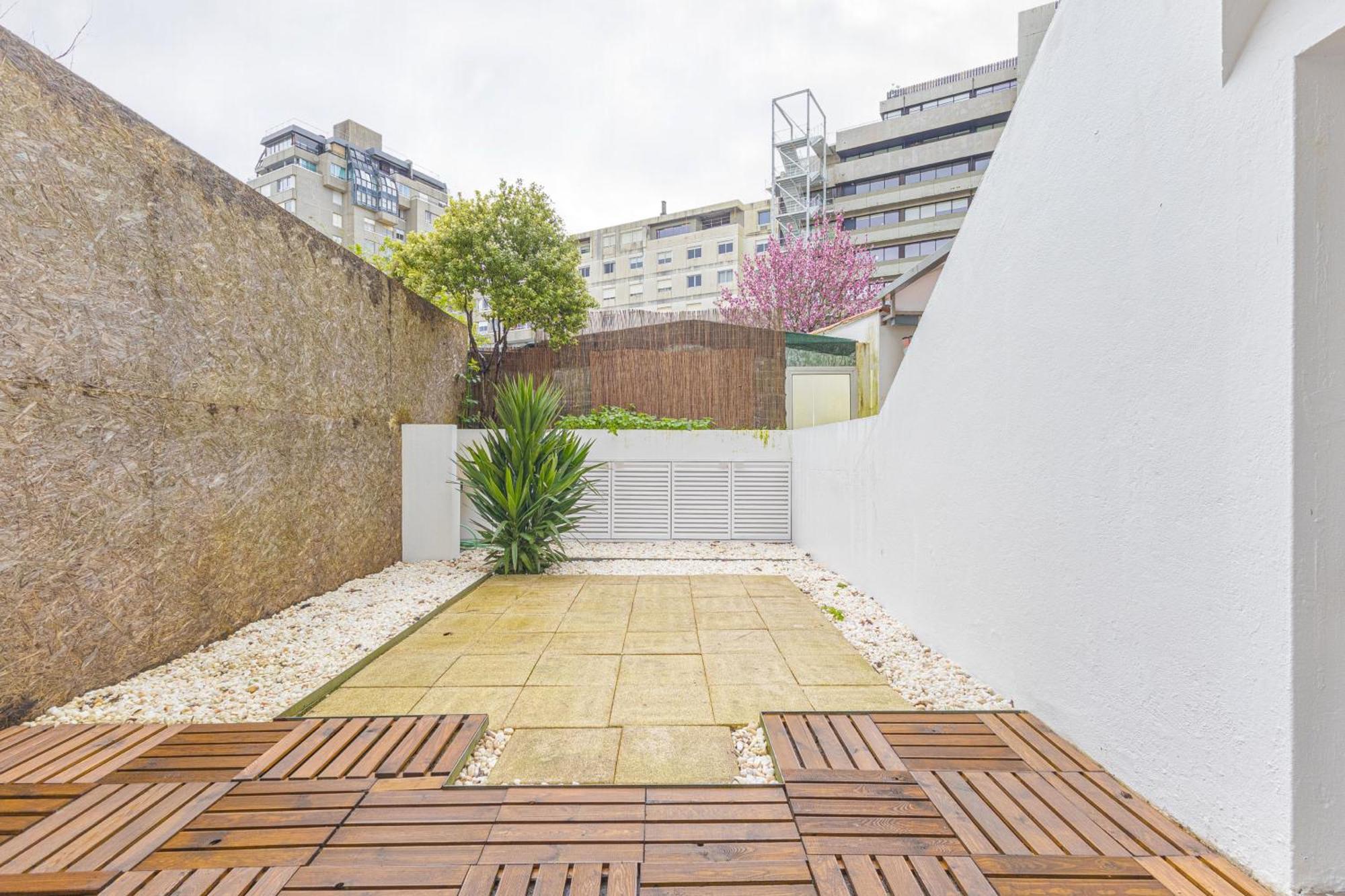 Marilia's Garden Apartment Porto