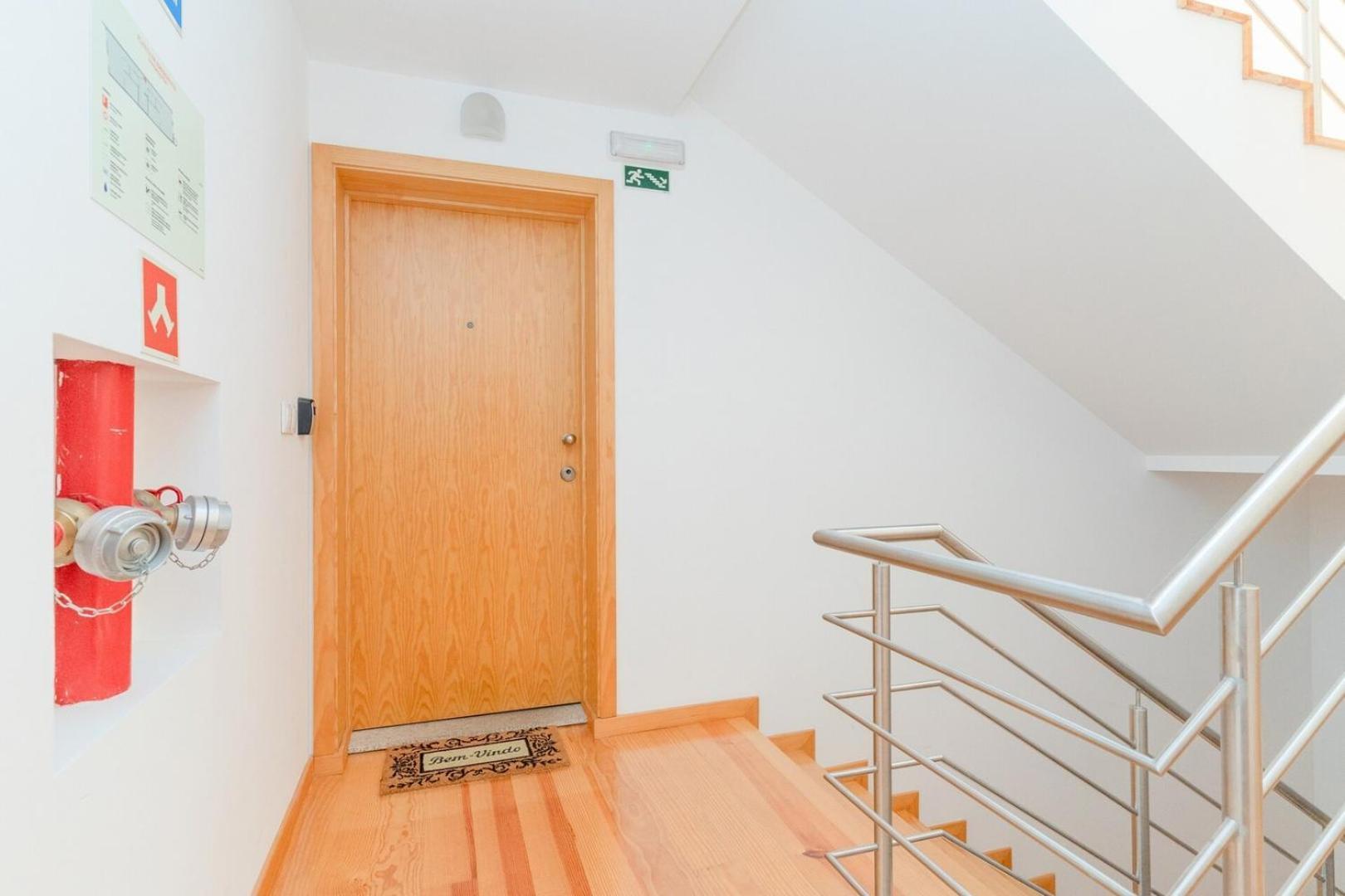Flat With Cozy Balcony In The Heart Of Center *