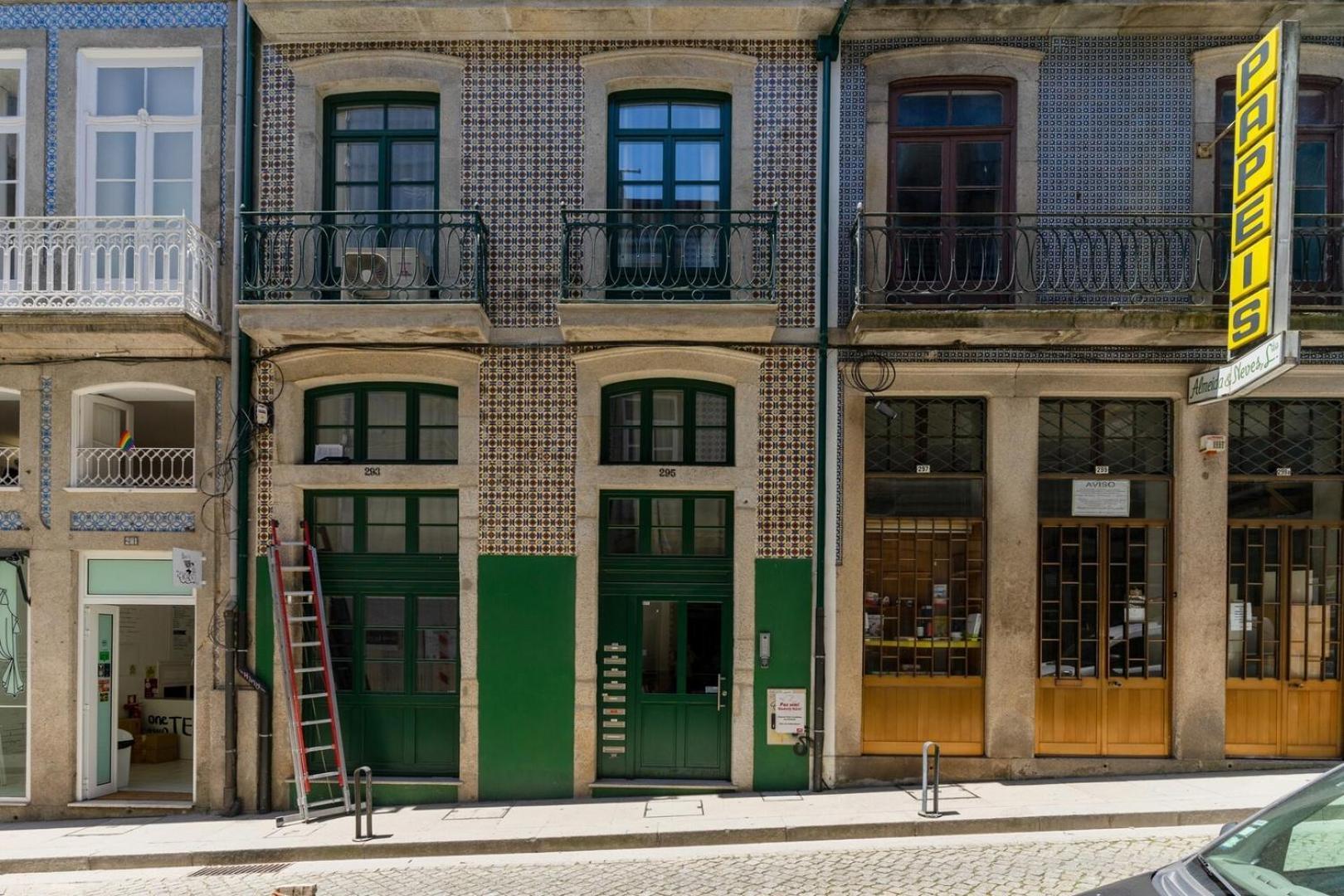 Luxury tent Flat With Cozy Balcony In The Heart Of Center Porto