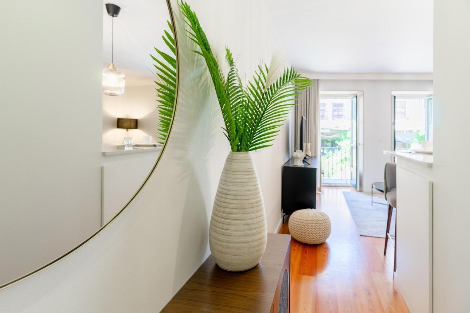 Flat With Cozy Balcony In The Heart Of Center Porto