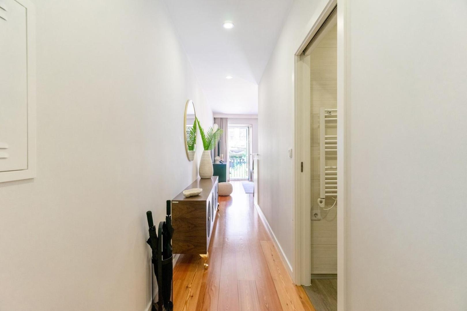 Luxury tent Flat With Cozy Balcony In The Heart Of Center *