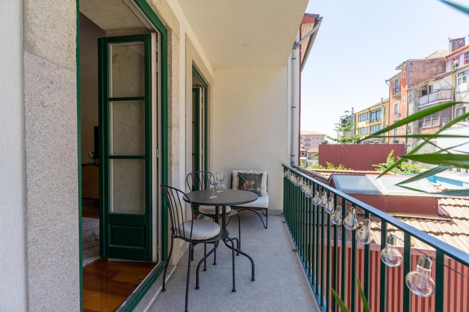 Luxury tent Flat With Cozy Balcony In The Heart Of Center *