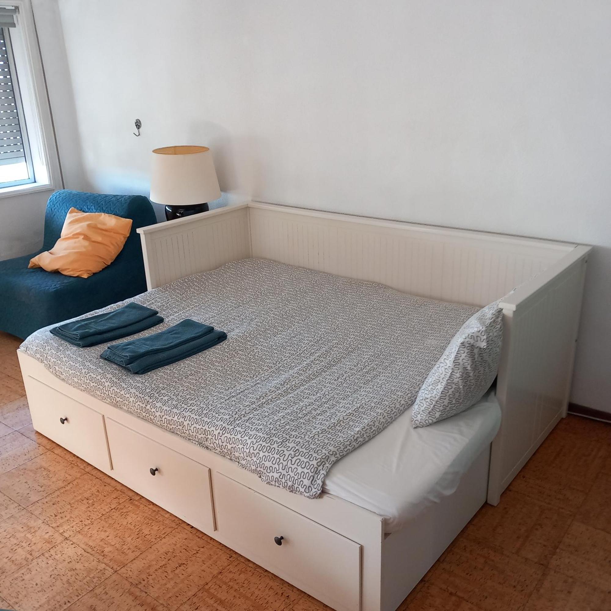 Quiet Studio City Center Apartment *