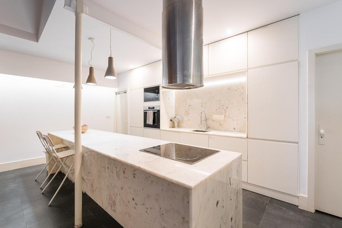 Hidden Gem Near Center- Garden, Outdoor Kitchen, Sauna