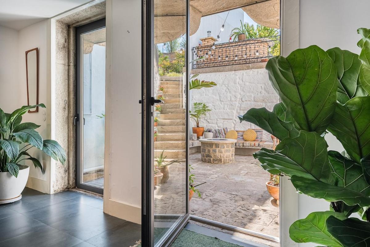 Hidden Gem Near Center- Garden, Outdoor Kitchen, Sauna Villa
