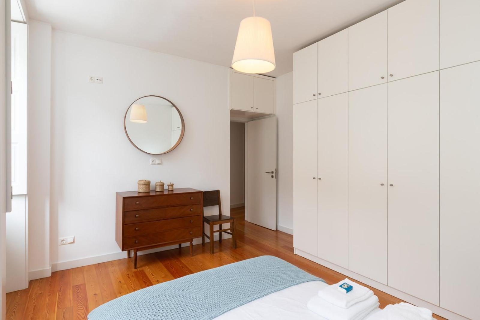 A House With A View - 1st Floor Apartment *