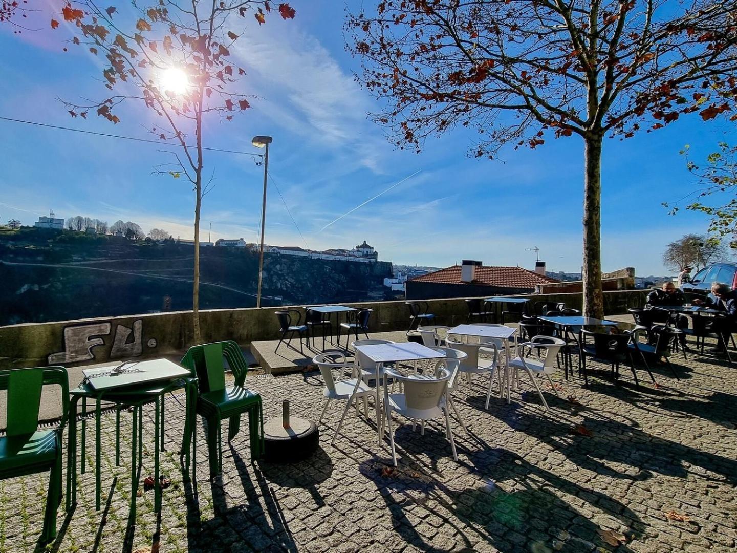 House With Exclusive Terrace In A Private Holiday home Porto