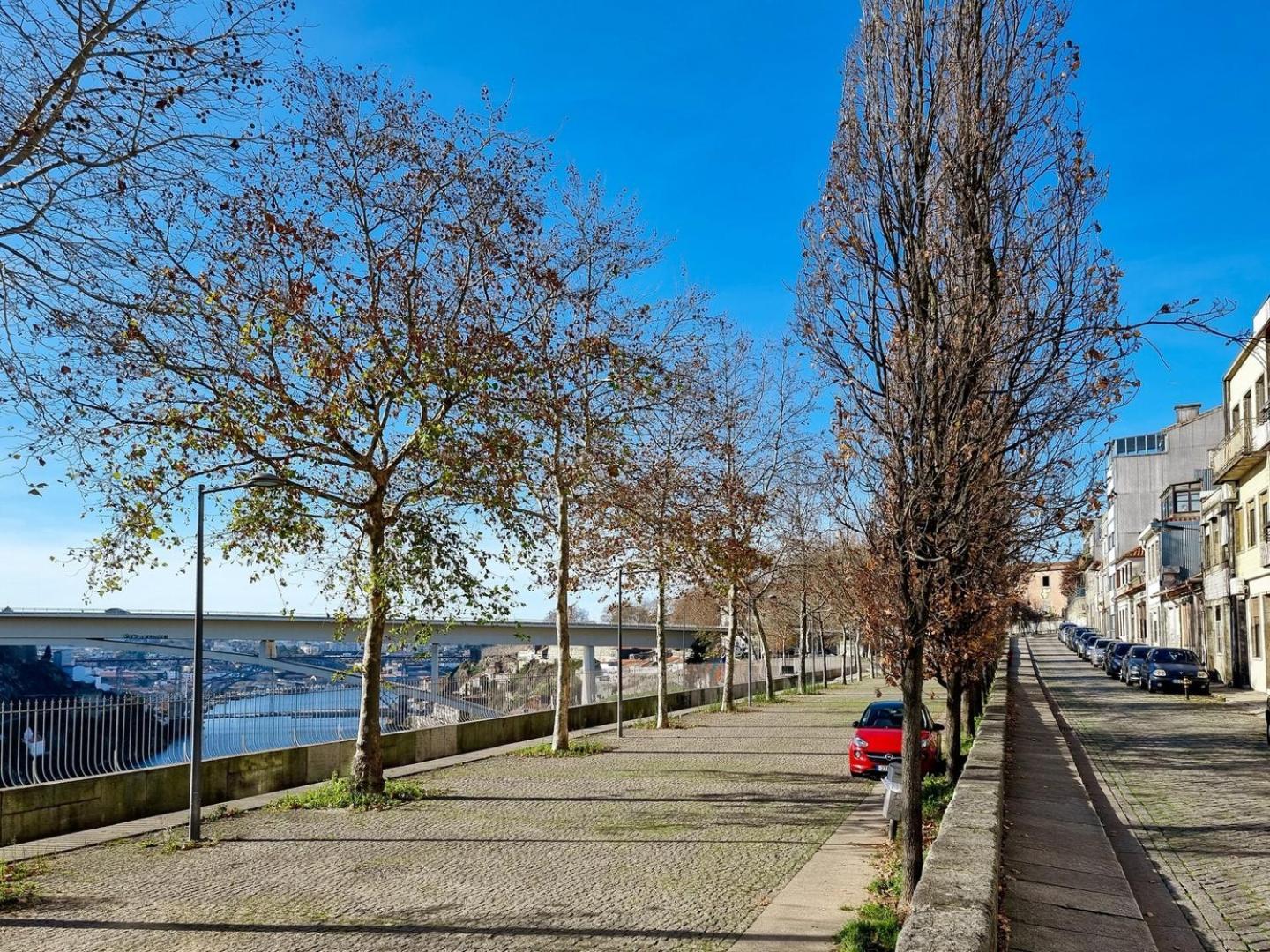 House With Exclusive Terrace In A Private * Porto