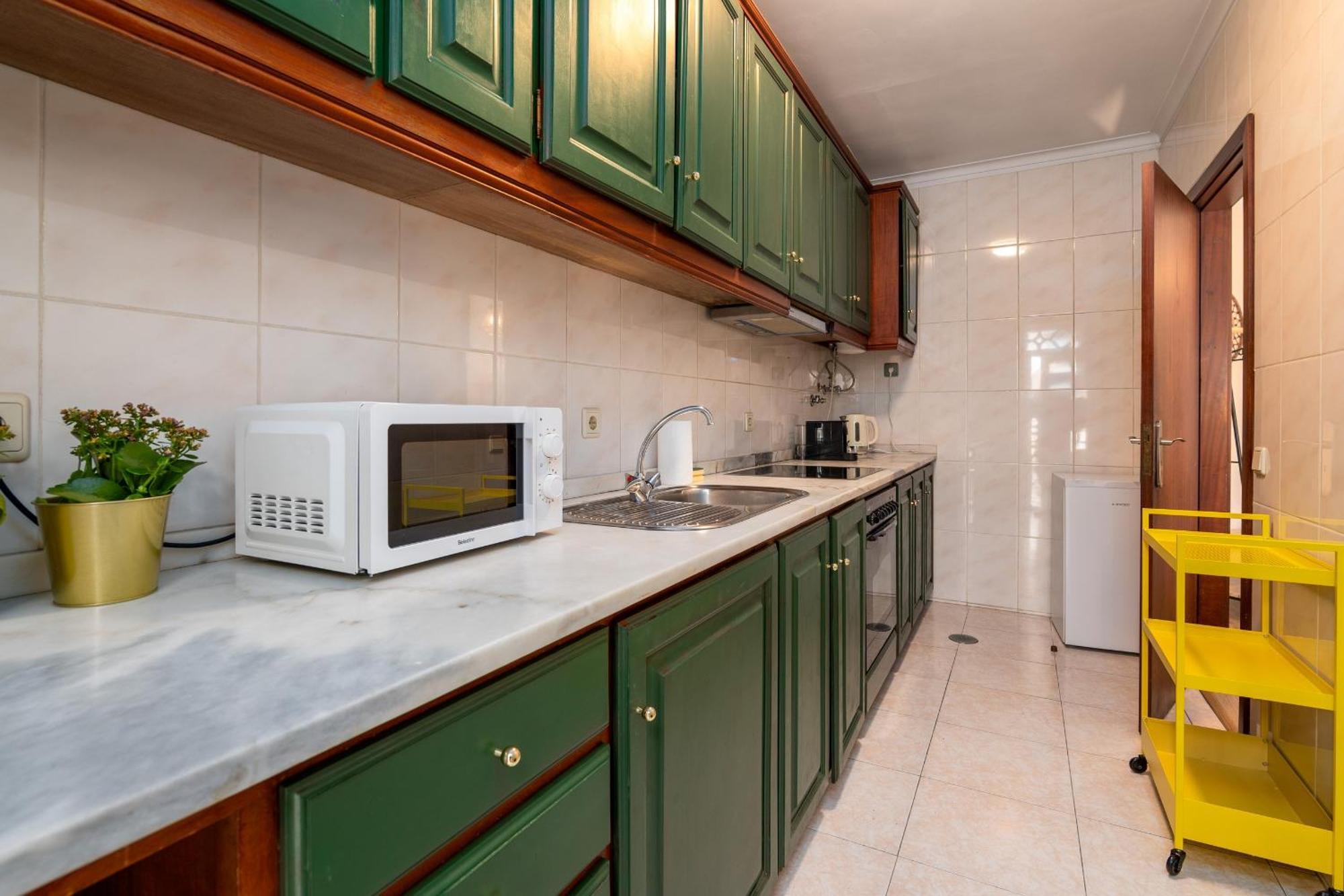 Renovated Feb25 Clerigos Cozy Balcony With Self Check In Porto
