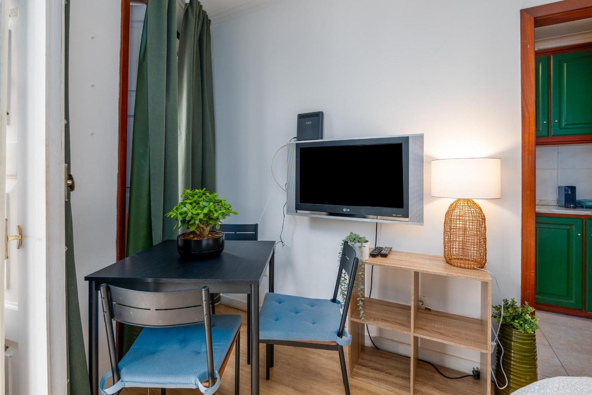 Apartment Renovated Feb25 Clerigos Cozy Balcony With Self Check In