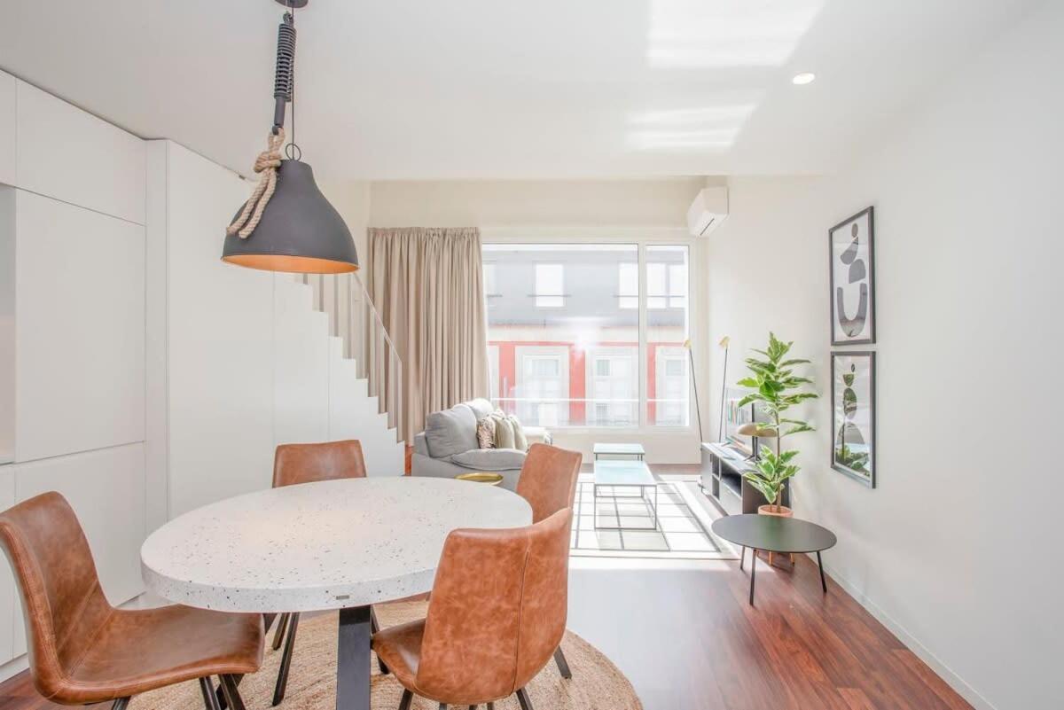 Liiiving In - Luxury Gallery Apartment *