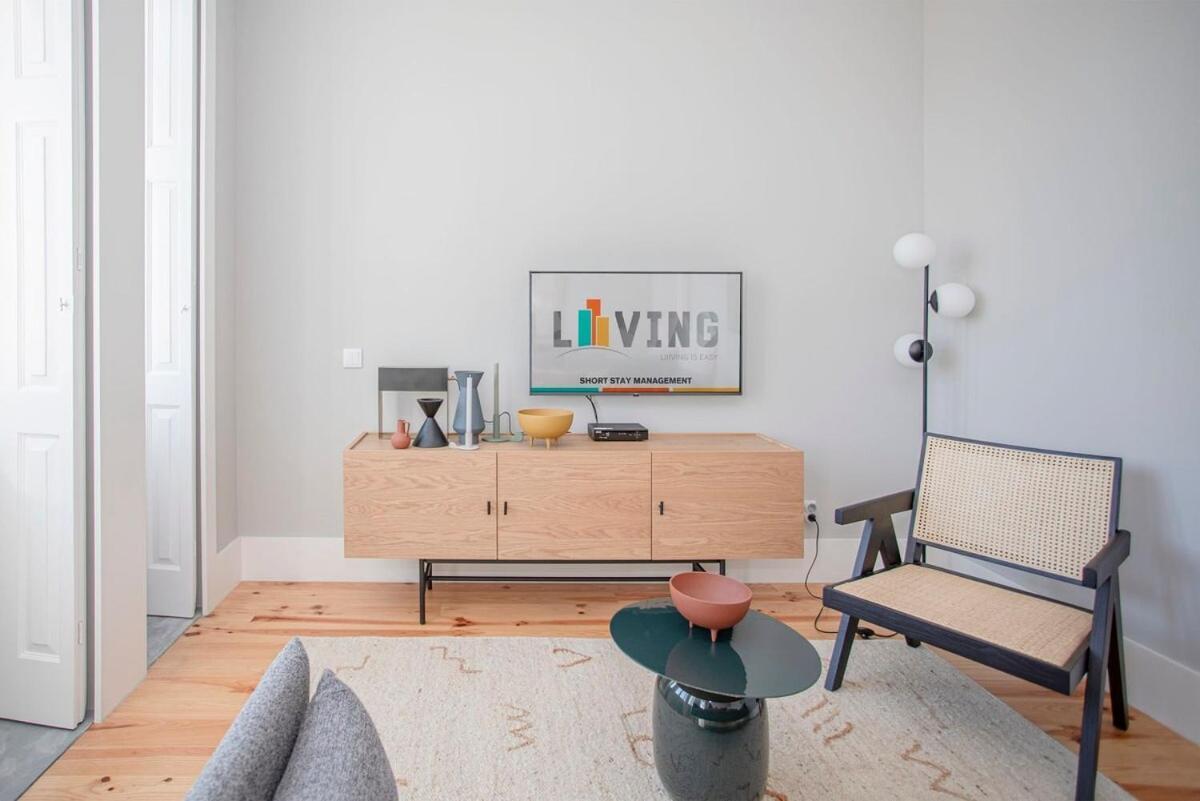Apartment Liiiving In - Art Design