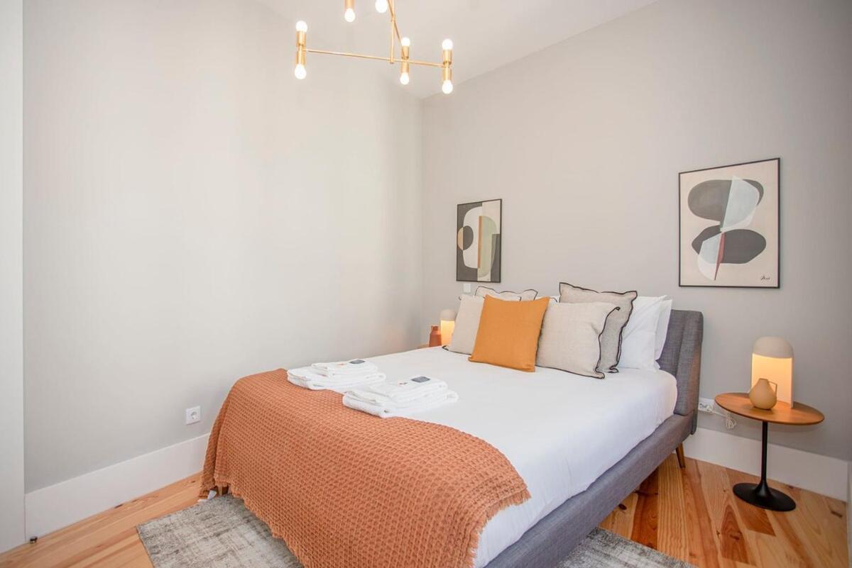 Apartment Liiiving In - Art Design