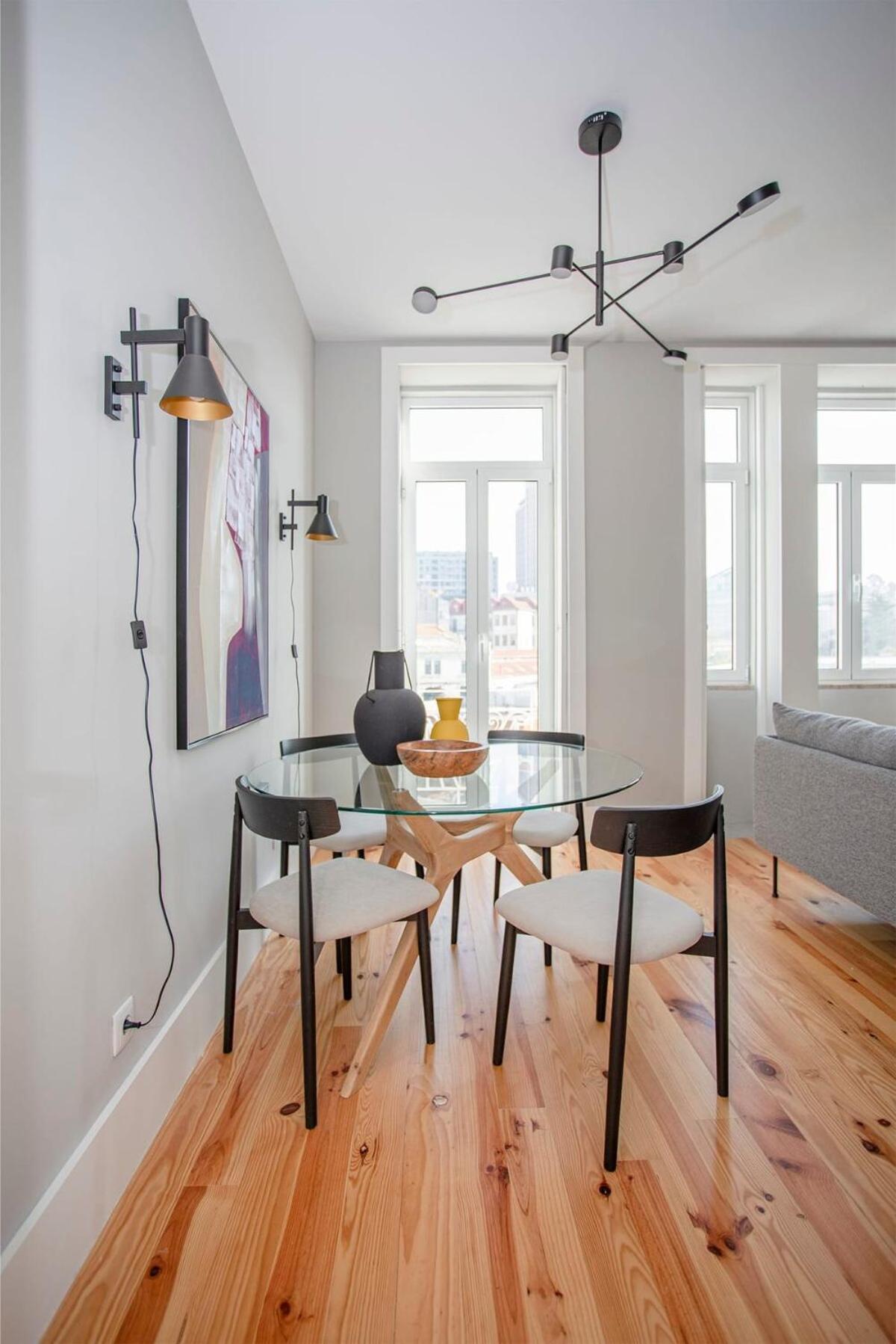 Apartment Liiiving In - Art Design *