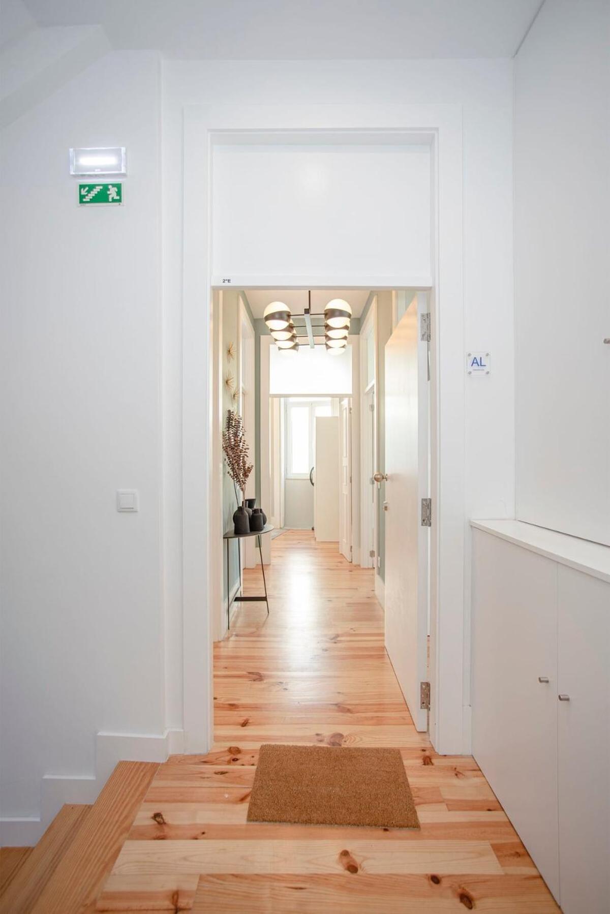 Liiiving In - Art Design Apartment