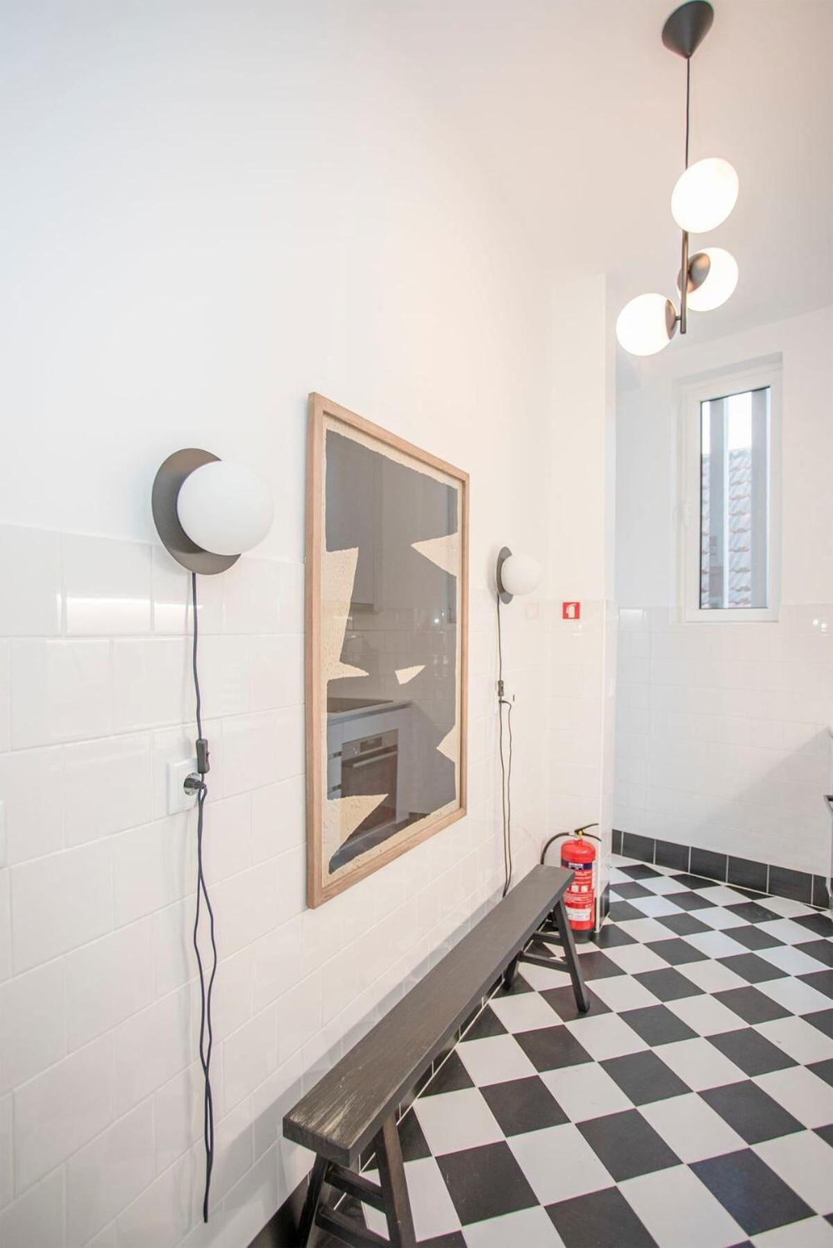 Apartment Liiiving In - Art Design *