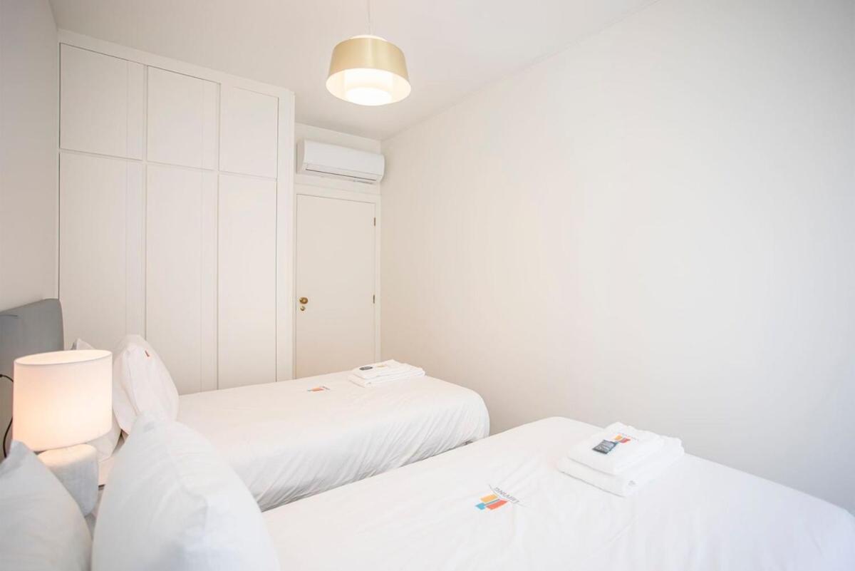 Liiiving In - Design Bright House *