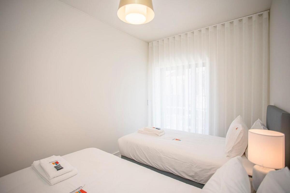 Liiiving In - Design Bright House *
