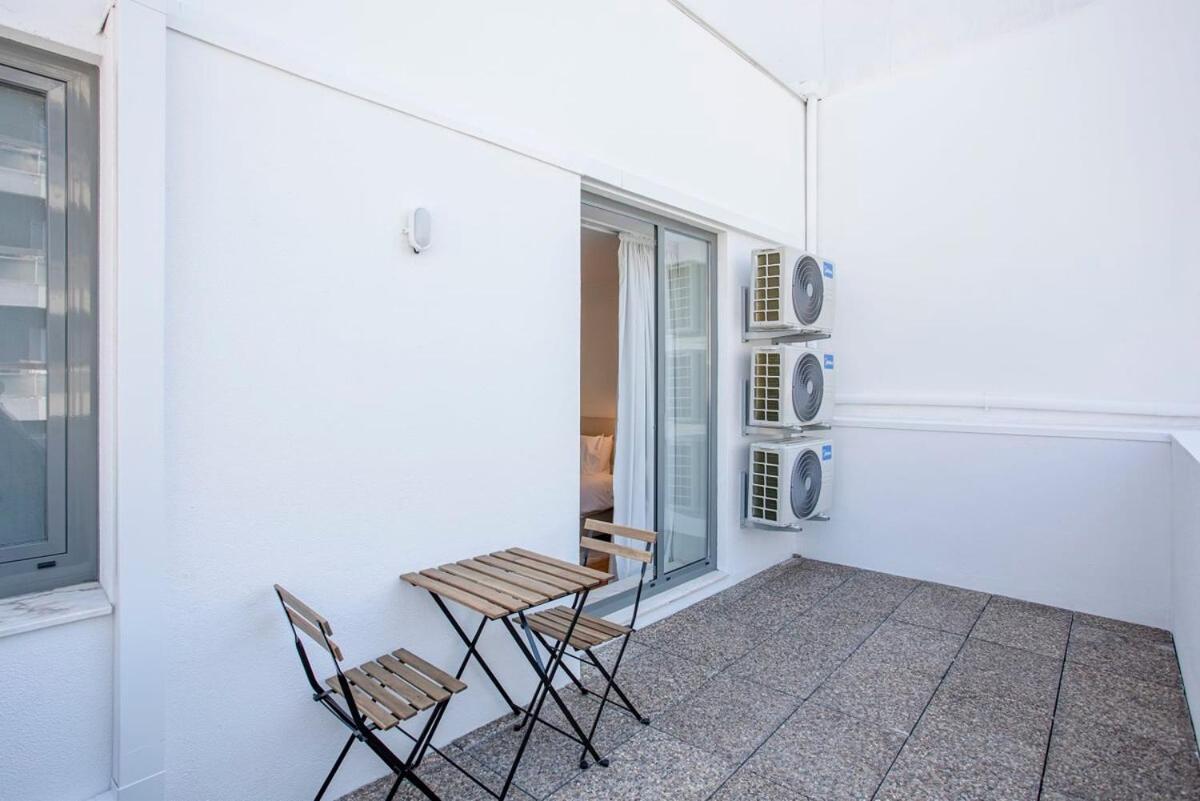 Liiiving In - Design Bright House Porto