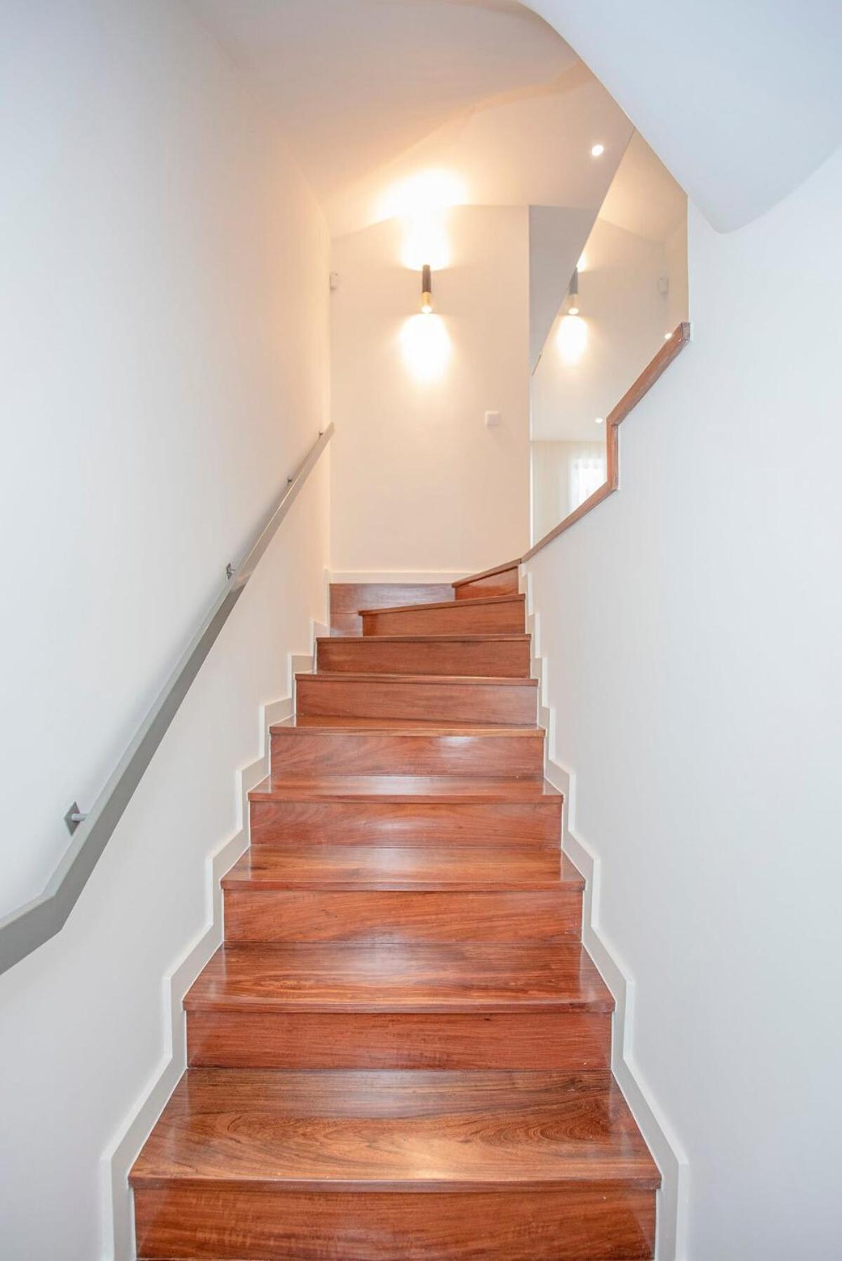 Liiiving In - Design Bright House *