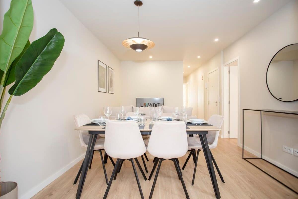 Apartment Liiiving In - Uptown Pearl