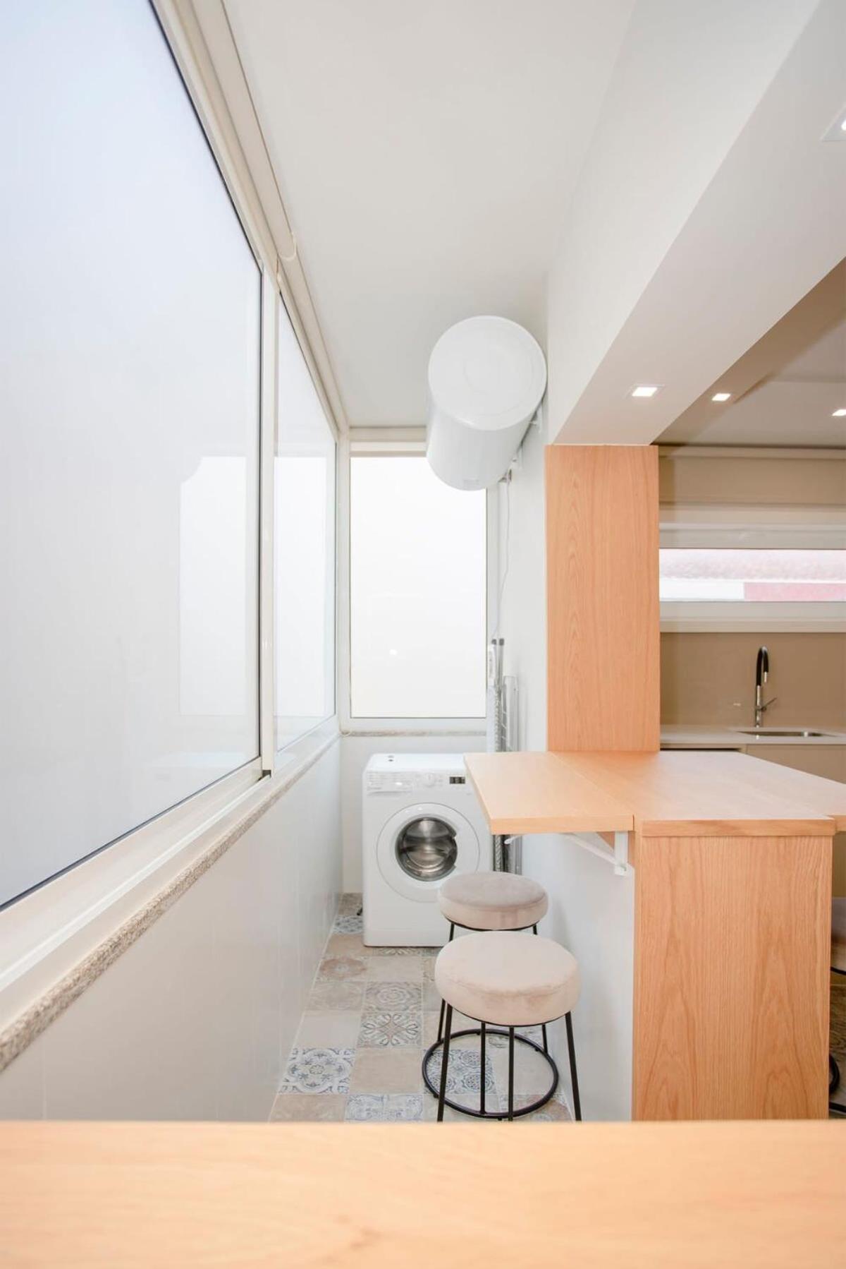 Liiiving In - Uptown Pearl Apartment