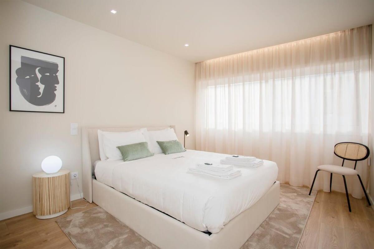 Liiiving In - Uptown Pearl Apartment *