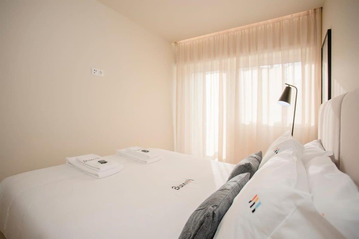 Liiiving In - Uptown Pearl Apartment *
