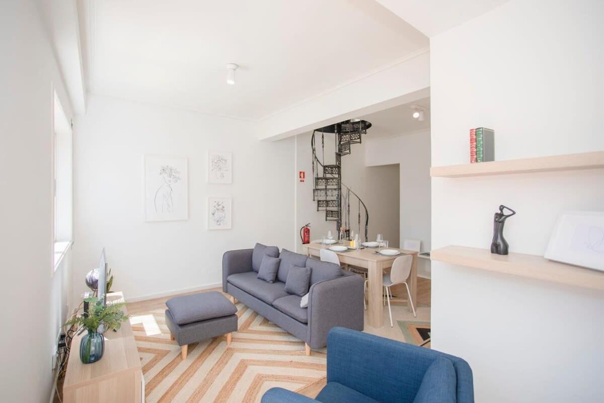 Liiiving In - Downtown Balcony Apartment Porto