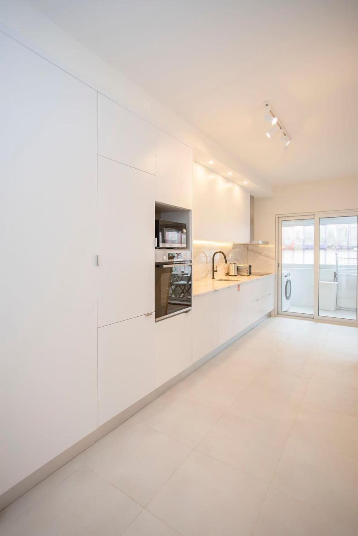 Liiiving In - Modern Design *