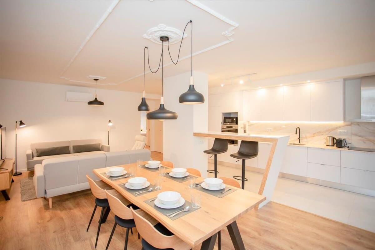 Apartment Liiiving In - Modern Design *