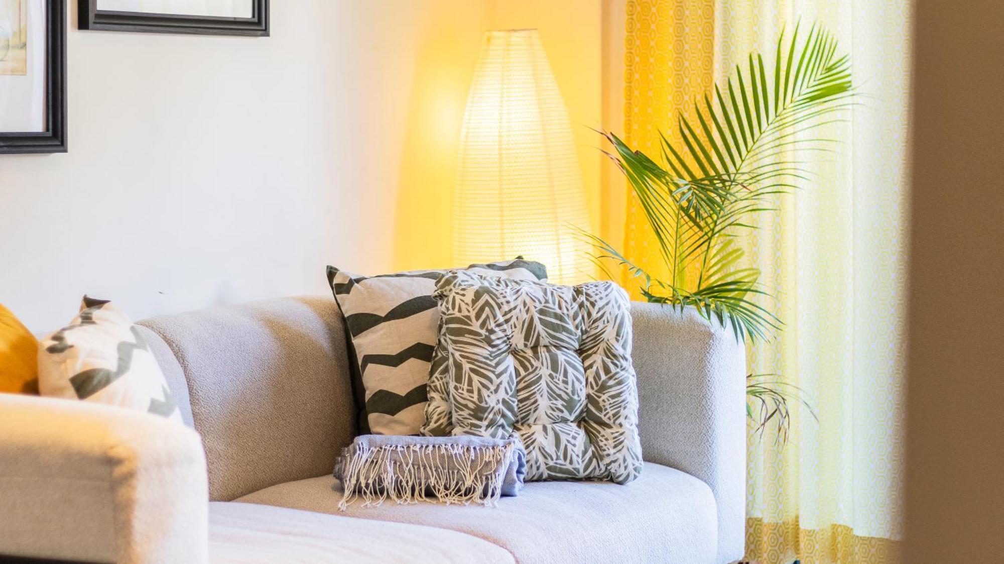 Adorable 2d Apartment *
