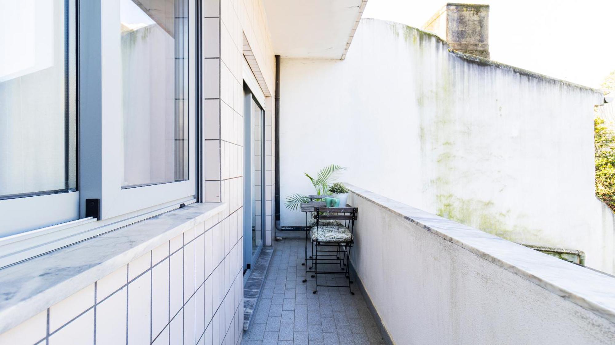 Adorable 2d Apartment Porto