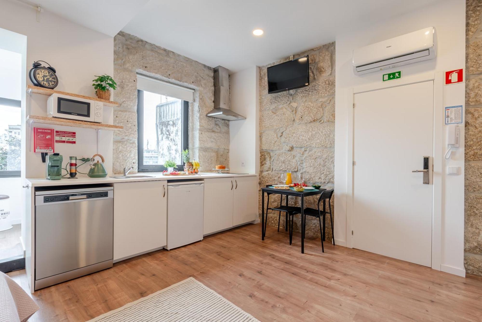 Hostwise - Stylish Sunny Flats Apartment Porto