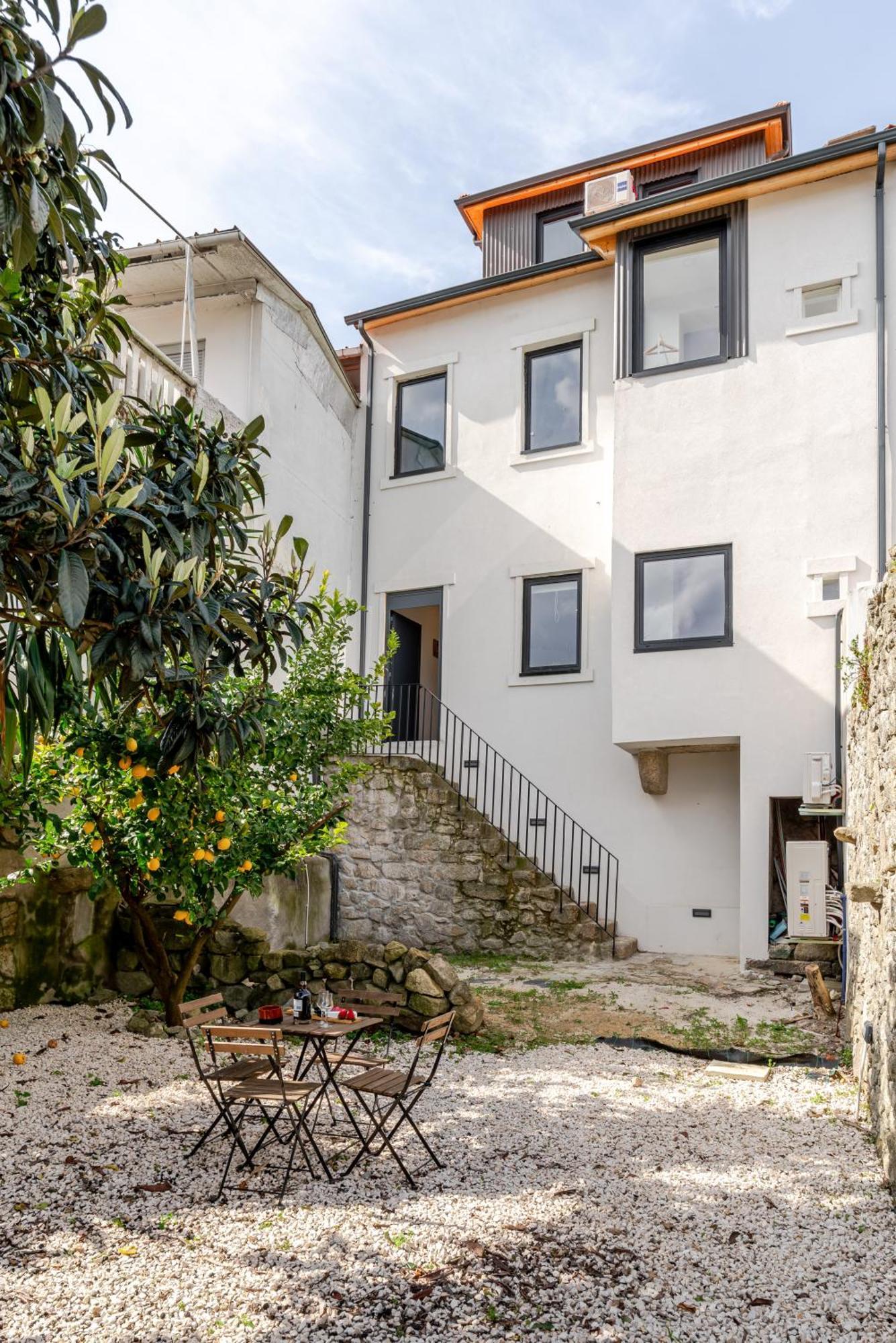 Hostwise - Stylish Sunny Flats Apartment Porto