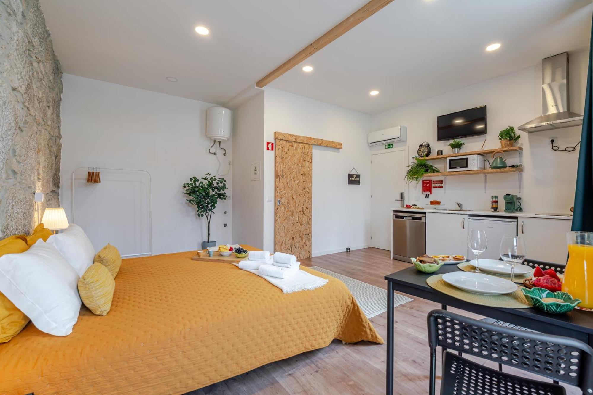 Apartment Hostwise - Stylish Sunny Flats Porto