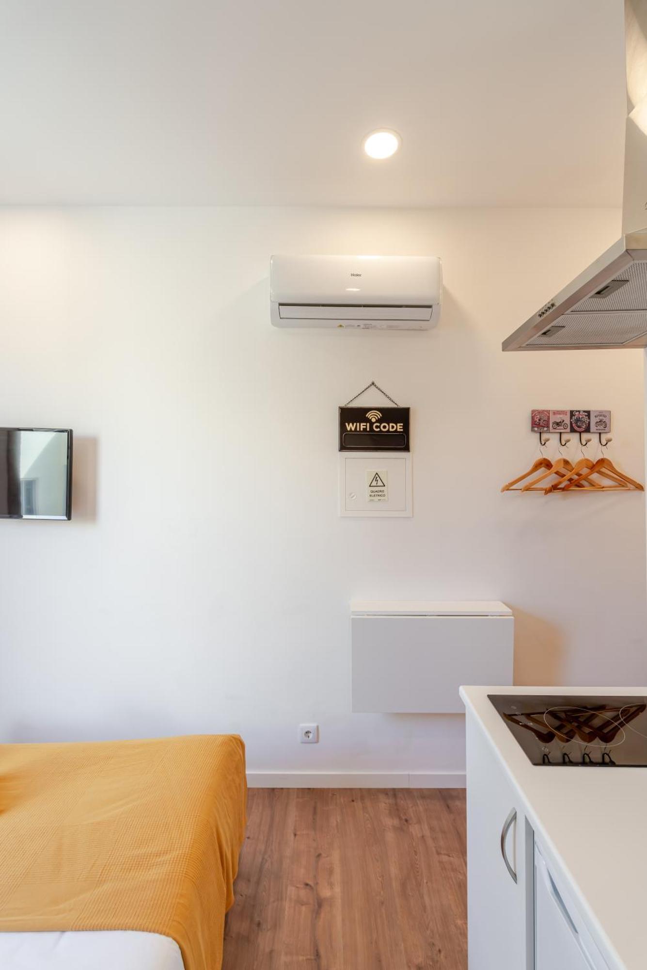 Hostwise - Stylish Sunny Flats *