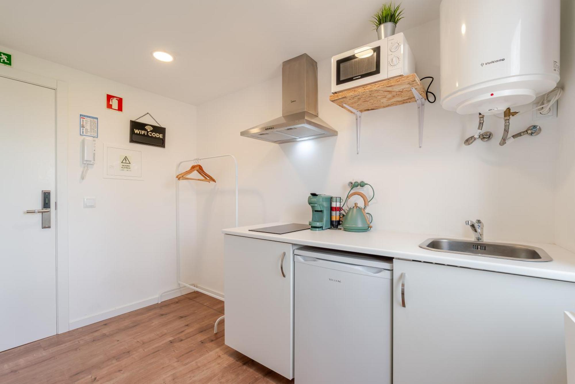 Hostwise - Stylish Sunny Flats Apartment Porto
