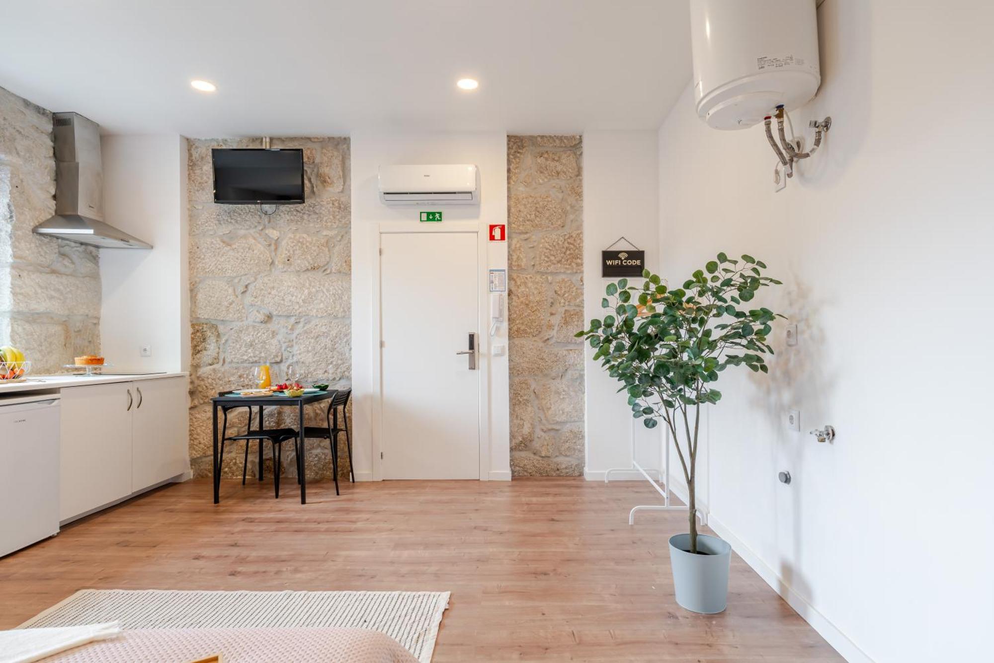 Hostwise - Stylish Sunny Flats Apartment Porto