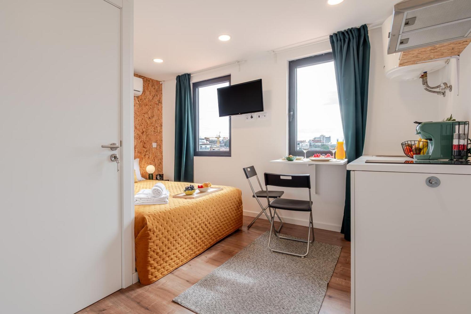 Apartment Hostwise - Stylish Sunny Flats Porto